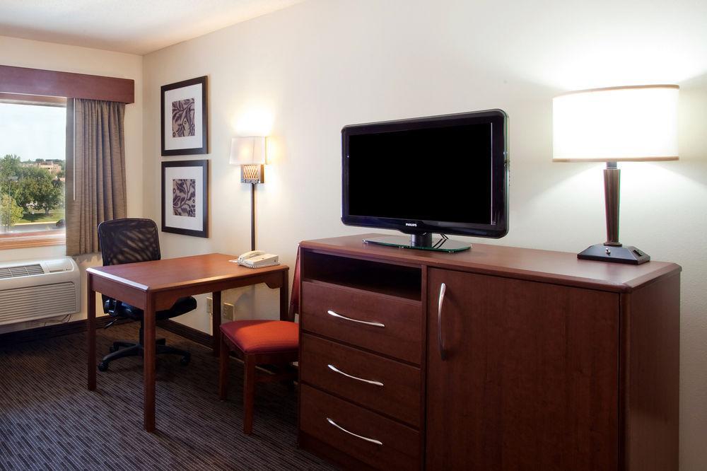 Hampton Inn & Suites By Hilton Chicago Schaumburg Il Luaran gambar